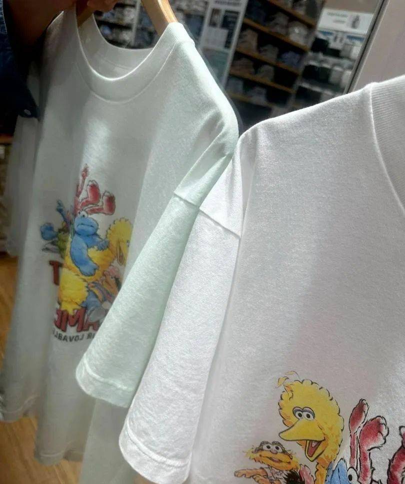 友吐槽镜子有“美颜滤镜”衣服色差大店员回应不朽情缘游戏网站址“优衣库镜子”冲上热搜网(图1)