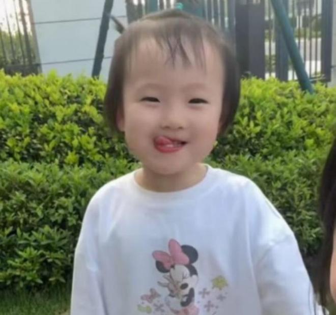 孩子妈送价值200万江景房孩子面向变了不朽情缘游戏网站址王思聪私生女2岁生日(图21)