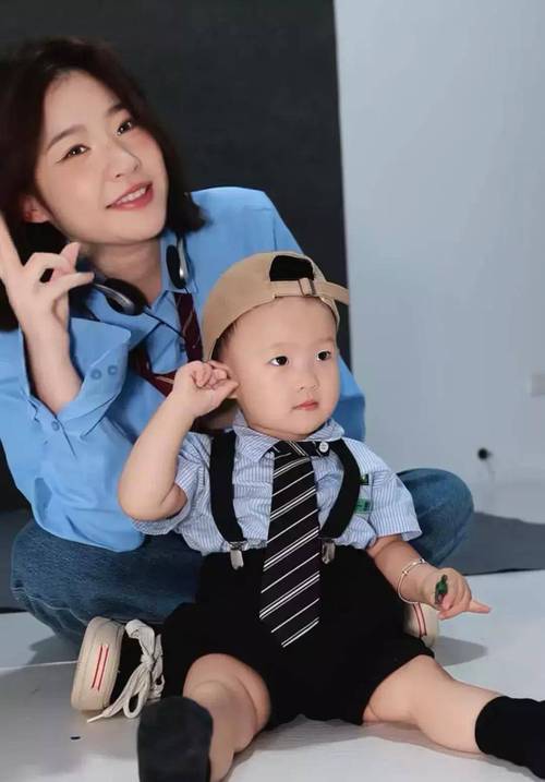 孩子妈送价值200万江景房孩子面向变了不朽情缘游戏网站址王思聪私生女2岁生日(图24)