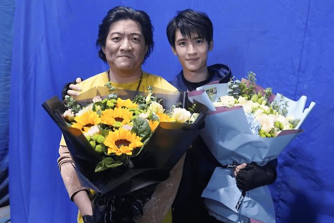 雷》第4集:黑眼镜帅气救场热血开战!mg不朽情缘平台网站《重启之极海听(图5) 雷》第4集:黑眼镜帅气救场热血开战!mg不朽情缘平台网站《重启之极海听(图5)